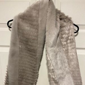Beautiful Banana Republic Faux Fur Scarf